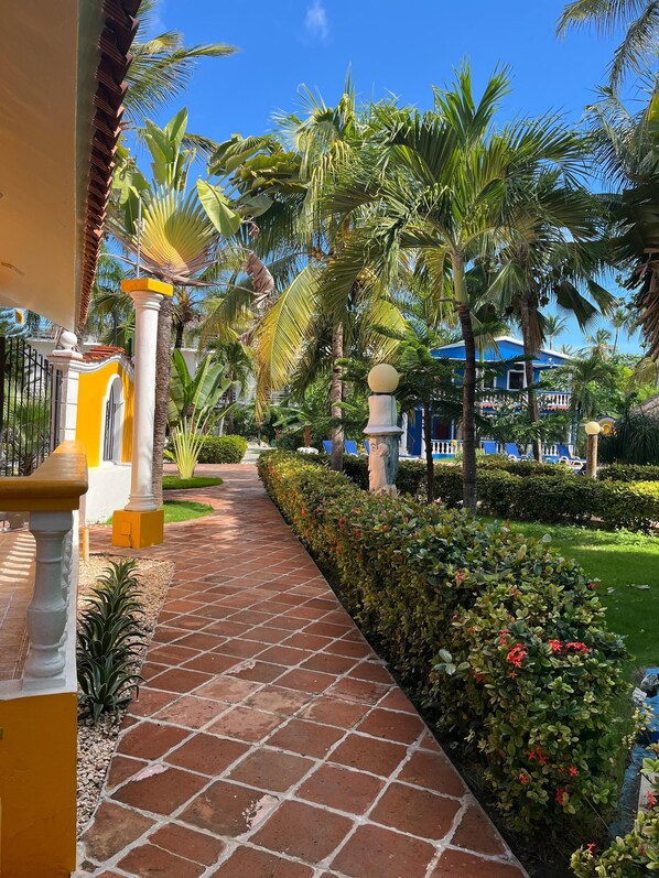 Exterior - Caribbean Sun Apart Hotel (Punta Cana)