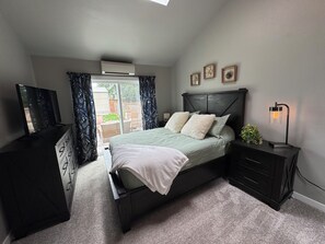 3 bedrooms, desk, travel crib, free WiFi