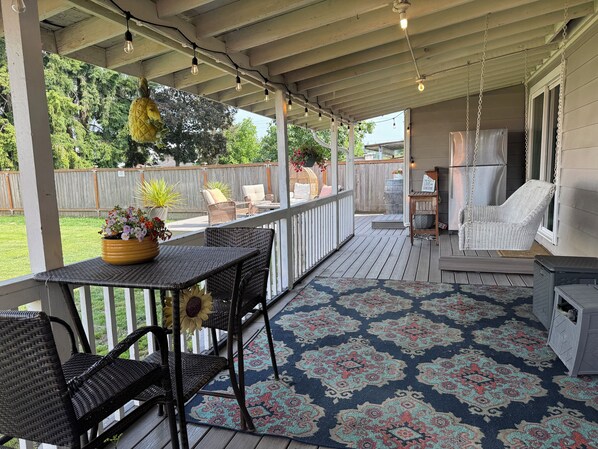 Outdoor dining