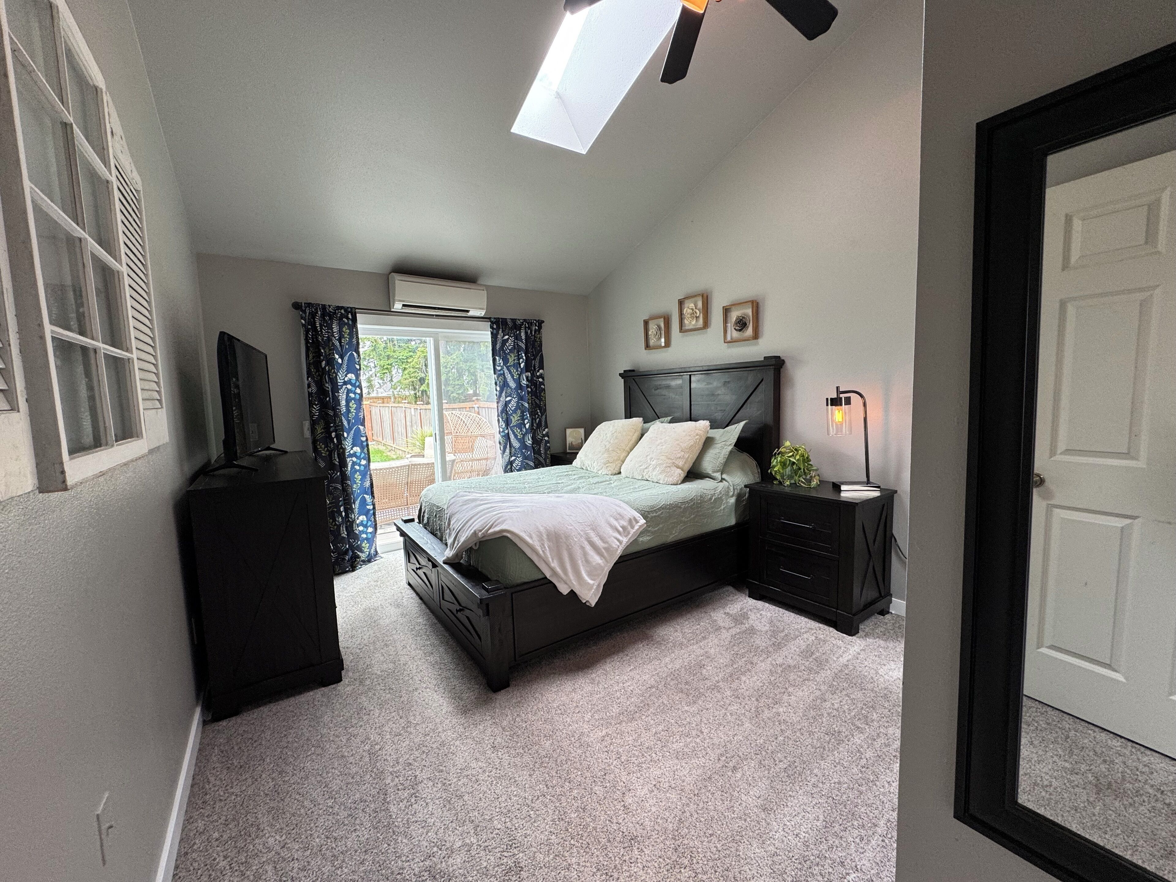 3 bedrooms, desk, travel crib, free WiFi