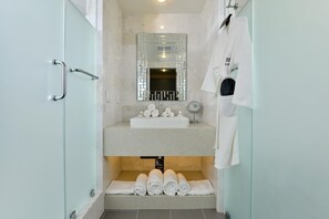 Bathroom - The Hills Hotel (Laguna Hills)