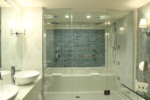 Bathroom - The Hills Hotel (Laguna Hills)