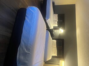 Interior - Econo Lodge Inn and Suites Yuba City Marysville (Yuba City)