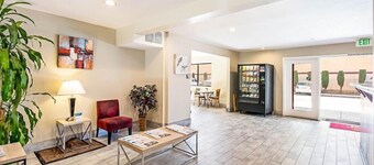 Econo Lodge Inn and Suites Yuba City Marysville