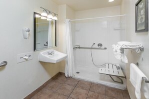 Bathroom - Hotel Avenida - Oceanside Camp Pendleton (Oceanside)