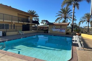 Outdoor pool - Hotel Avenida - Oceanside Camp Pendleton (Oceanside)