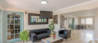 Hotel Avenida - Oceanside Camp Pendleton