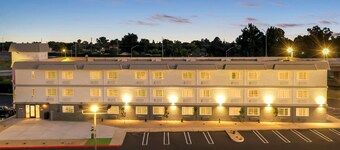 Spark by Hilton Modesto