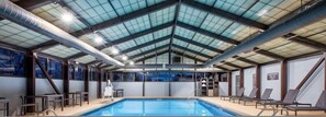 Indoor pool, outdoor pool - Candlewood Suites Cincinnati Northeast - Mason (Mason)