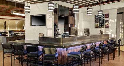 Candlewood Suites Cincinnati Northeast - Mason