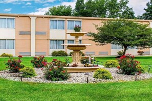Property grounds - Quality Inn Lima, OH (Lima)
