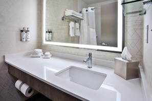 Bathroom - Holiday Inn Express Kitty Hawk Outer Banks (Kitty Hawk)
