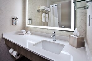 Bathroom - Holiday Inn Express Kitty Hawk Outer Banks (Kitty Hawk)