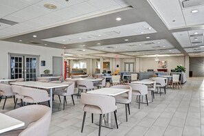 Dining - Holiday Inn Piscataway Somerset (Piscataway)