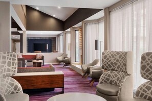 Interior - Courtyard by Marriott Mahwah (Mahwah)