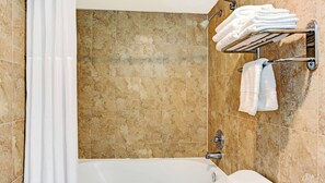 Bathroom - Home 1 Suites Extended Stay - Kissimmee (Kissimmee)