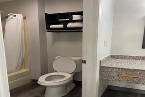 Unclassified image, 4 of 18, button - Griffin Inn & Suites (Griffin)