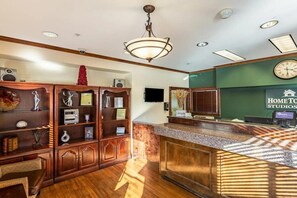 Lobby - Hometowne Studios Atlanta - Chamblee (Chamblee)