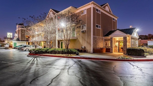 Exterior - Hometowne Studios Atlanta - Chamblee (Chamblee)