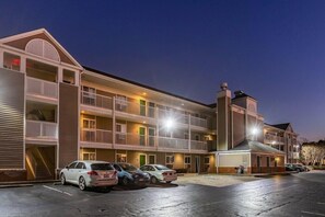 Exterior - Hometowne Studios Atlanta - Chamblee (Chamblee)