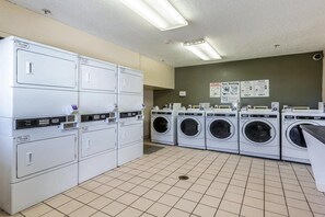 Interior - Hometowne Studios Atlanta - Chamblee (Chamblee)