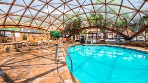Indoor pool, outdoor pool - Baymont by Wyndham Durango (Durango)