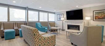 Comfort Inn & Suites BWI Airport