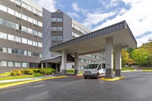 Exterior - Clarion Hotel & Suites BWI Airport North (Baltimore)