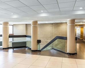 Interior - Clarion Hotel & Suites BWI Airport North (Baltimore)