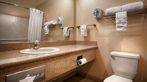Bathroom - Colony Inn Hotel Atascadero (Atascadero)