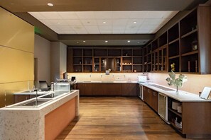 Dining - Crowne Plaza Memphis East, an IHG Hotel (Memphis)