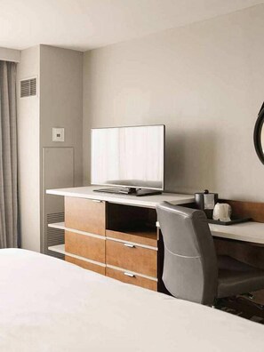 Room - Crowne Plaza Memphis East, an IHG Hotel (Memphis)