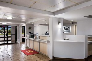 Lobby - Super 8 By Wyndham Savannah (Savannah)
