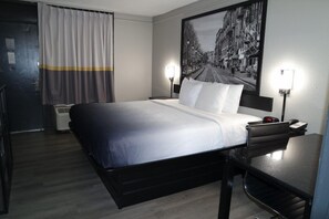 Room - Super 8 by Wyndham Savannah (Savannah)
