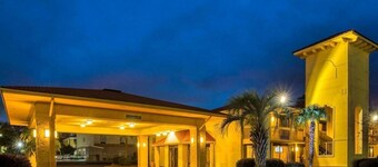 Super 8 by Wyndham Savannah