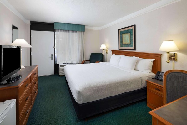 Room - Super 8 By Wyndham Savannah (Savannah)