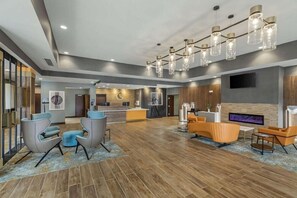 Lobby - Comfort Suites Cheyenne, WY (Cheyenne)