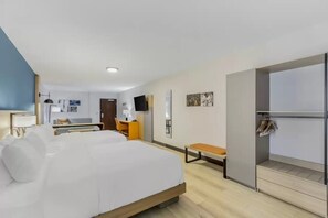 Room - Comfort Suites Cheyenne, WY (Cheyenne)