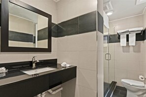 Bathroom - Quality Inn Philadelphia Center City (Philadelphia)