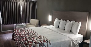 Room - Red Roof Inn Fort Worth West (Fort Worth)