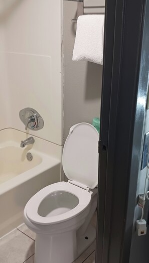 Bathroom - Red Roof Inn Fort Worth West (Fort Worth)