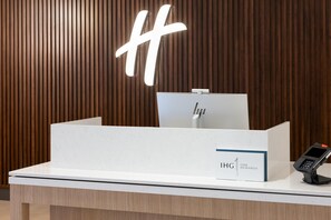 Lobby - Holiday Inn & Suites Richmond West End (Richmond)