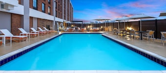 Holiday Inn & Suites Richmond West End