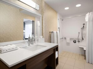 Bathroom - Home2 Suites by Hilton Indianapolis Keystone Crossing (Indianapolis)