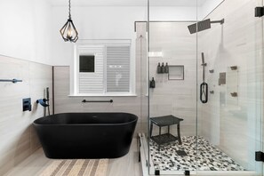 Bathroom - Modern Farmhouse Near Airport&Stadium| Pet| Luxury (College Park)