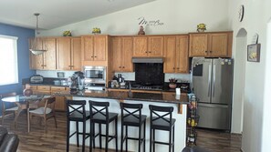 Mikrobølgeovn, ovn, kogeplade, opvaskemaskine