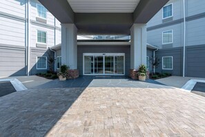 View from property - Tryp by Wyndham Tallahassee North I-10 Capital Cir (Tallahassee)