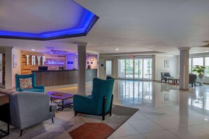 Lobby - Tryp by Wyndham Tallahassee North I-10 Capital Cir (Tallahassee)