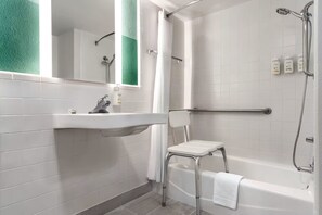 Room - Wingate by Wyndham Williamsburg (Williamsburg)