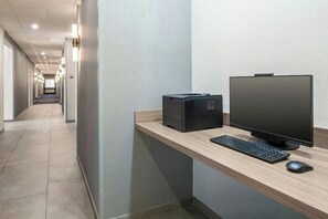 Business center - Fairfield Inn & Suites by Marriott Scottsdale Old Town (Scottsdale)